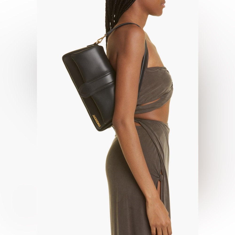 Jacquemus Noir Leather Handbag with Gold Details - Picture 2 of 8